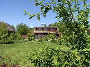 Dom Pod Roza Wiatrow: Tranquil Retreat Near
